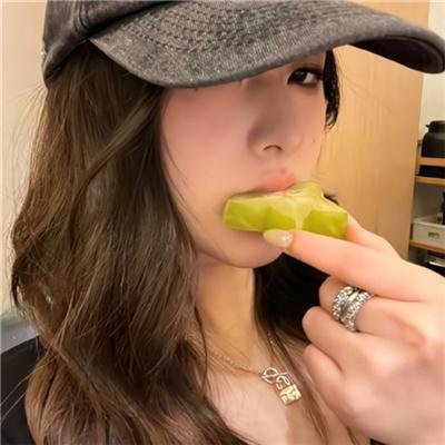 血腥罗曼史封面